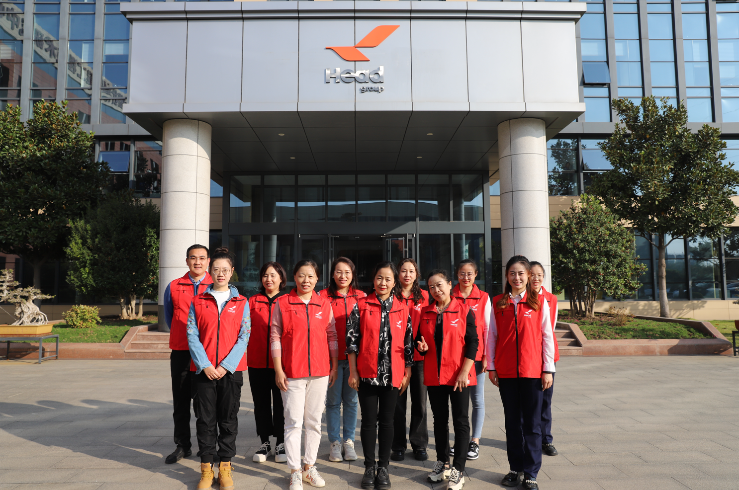  赫達集團開展志愿者重陽節敬老、愛老志愿服務活動